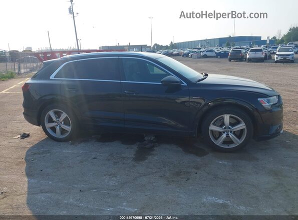 WA1LAAGE4KB009822 2019 AUDI E-TRON Black Widok wnętrza z tyłu