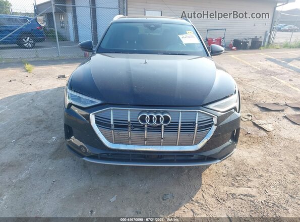 WA1LAAGE4KB009822 2019 AUDI E-TRON Black Widok z przodu