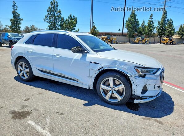 WA1LAAGE6KB005397 2019 AUDI E-TRON White Передня права чверть
