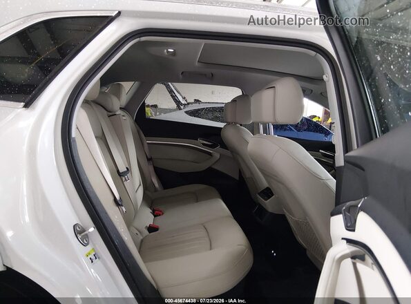 WA1LAAGEXKB024227 2019 AUDI E-TRON White VIN կոդի պիտակի տեսք