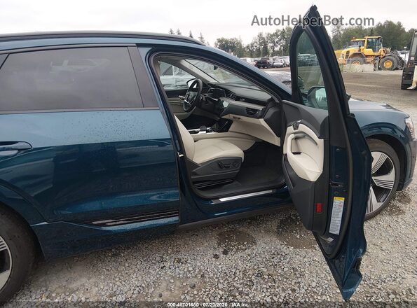 WA1LAAGEXNB008615 2022 AUDI E-TRON Blue წინა სალონის ხედი