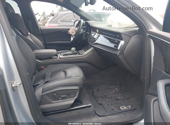 WA1LCBF70PD025062 2023 AUDI Q7 Silver წინა სალონის ხედი