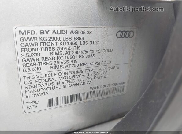 WA1LCBF70PD025062 2023 AUDI Q7 Silver ძრავის განყოფილების ხედი