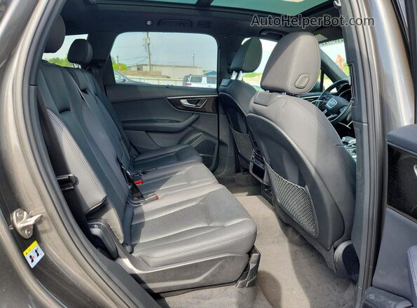 WA1LCBF73PD021703 2023 AUDI Q7 Gray უკანა სალონის ხედი