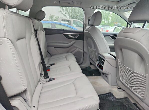 WA1LCBF76PD009531 2023 AUDI Q7 Gray Vista de los asientos traseros