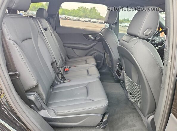 WA1LCBF76SD003916 2025 AUDI Q7 Black უკანა სალონის ხედი