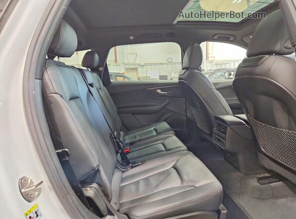 WA1LCBF7XPD029698 2023 AUDI Q7 White Սալոնի հետևի տեսք