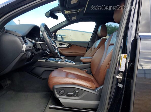 WA1LHAF70JD000343 2018 AUDI Q7 Black Front interior view