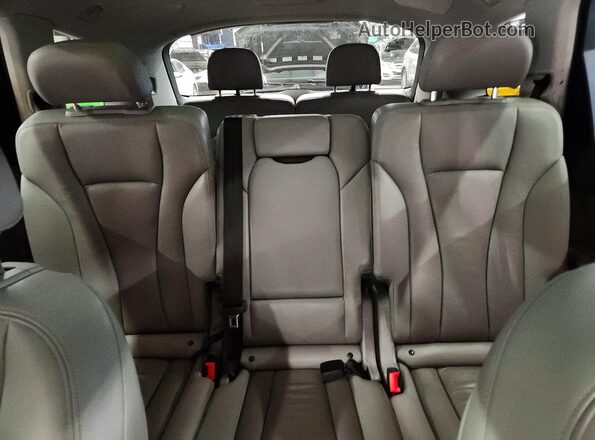 WA1LHAF70KD019833 2019 AUDI Q7 Gray Widok tylnych siedzeń