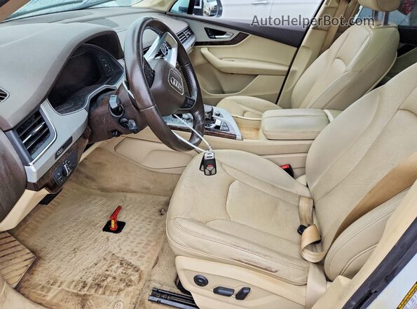 WA1LHAF71KD040156 2019 AUDI Q7 White Вид салону спереду