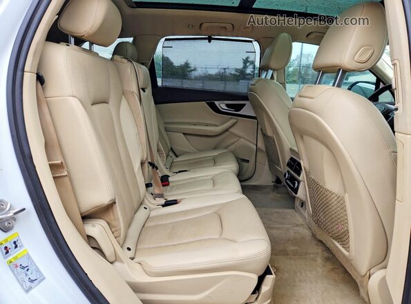 WA1LHAF71KD040156 2019 AUDI Q7 White Вид задньої частини салону