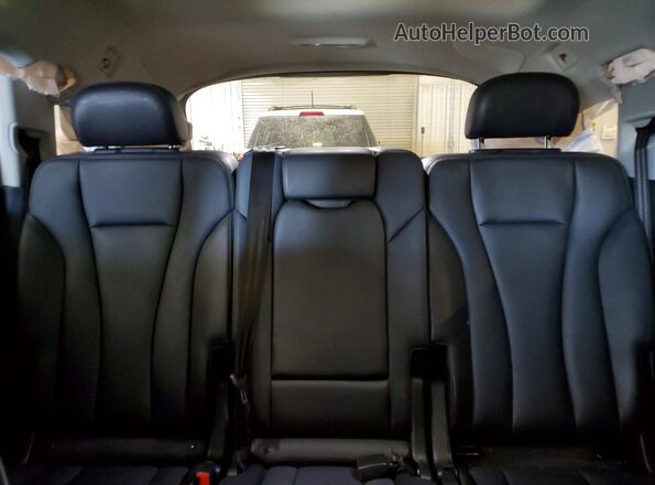 WA1LHAF71KD041730 2019 AUDI Q7 Silver Widok tylnych siedzeń