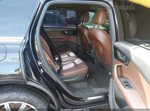WA1LHAF72HD046928 2017 AUDI Q7 Black Vista de la etiqueta del VIN