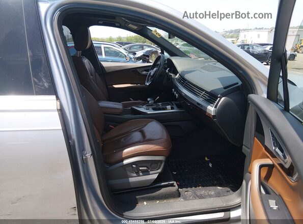 WA1LHAF73HD040362 2017 AUDI Q7 Silver Вид салону спереду