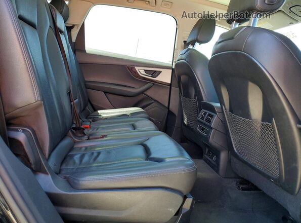 WA1LHAF73JD040402 2018 AUDI Q7 Black Widok wnętrza z tyłu