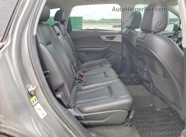 WA1LHAF75JD009457 2018 AUDI Q7 Gray Widok wnętrza z tyłu
