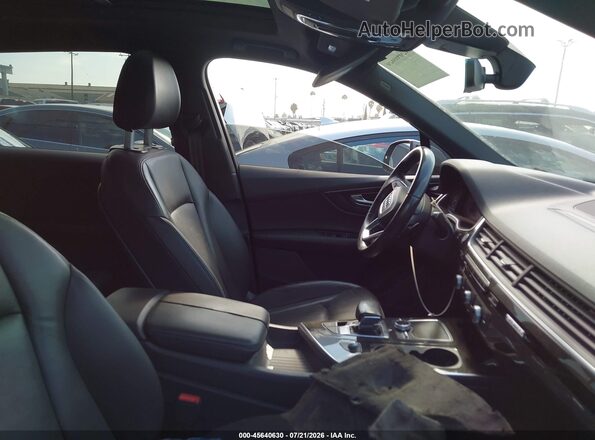 WA1LHAF77HD052305 2017 AUDI Q7 Gray წინა სალონის ხედი