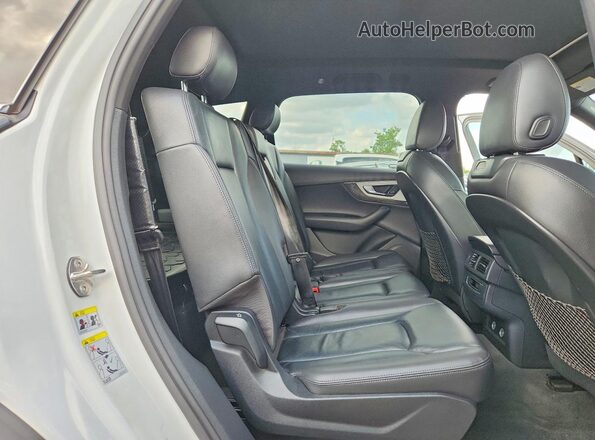 WA1LHAF77JD035283 2018 AUDI Q7 White Rear interior view