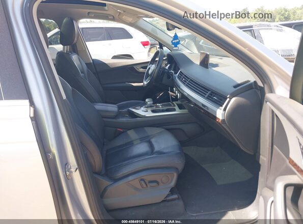 WA1LHAF77KD018565 2019 AUDI Q7 Silver Vista interior delantera
