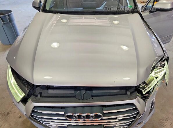 WA1LHAF77KD021627 2019 AUDI Q7 Silver Widok komory silnika