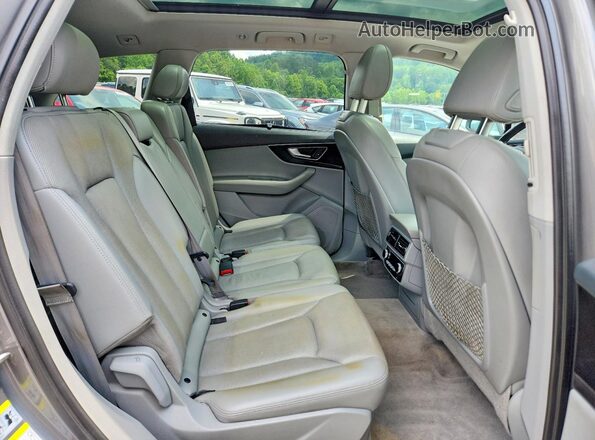 WA1LHAF78HD036162 2017 AUDI Q7 Silver უკანა სალონის ხედი