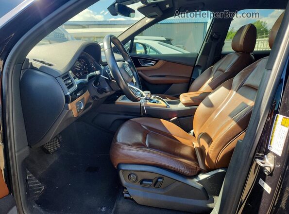 WA1LHAF79HD043153 2017 AUDI Q7 Black Вид салону спереду
