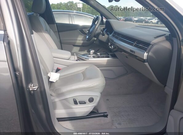 WA1LHAF79JD030344 2018 AUDI Q7 Gray Вид салону спереду