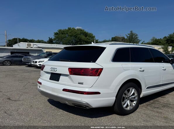 WA1LHAF7XJD045466 2018 AUDI Q7 White Rear right