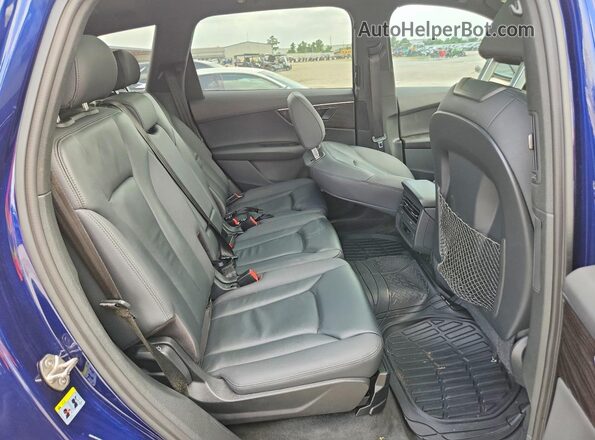 WA1LJAF75MD025263 2021 AUDI Q7 Blue Widok wnętrza z tyłu