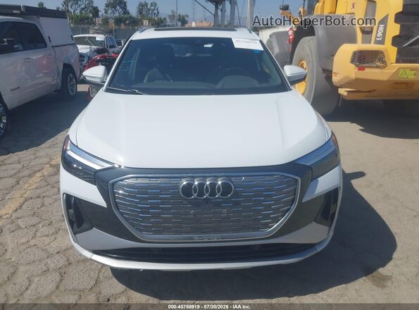 WA1LUBFZ0RP034876 2024 AUDI Q4 Белый Вид задней части салона