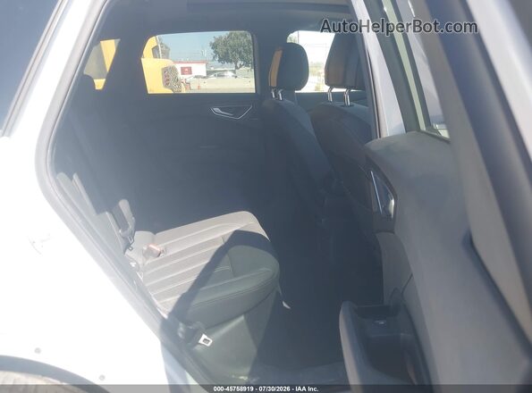 WA1LUBFZ0RP034876 2024 AUDI Q4 Белый Вид наклейки с VIN-кодом