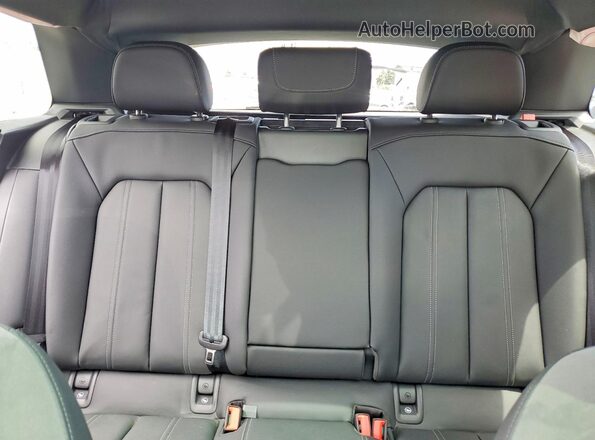 WA1LUBFZ1RP046910 2024 AUDI Q4 Белый Вид задних сидений