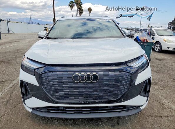 WA1LUBFZ1RP046910 2024 AUDI Q4 Белый Вид спереди