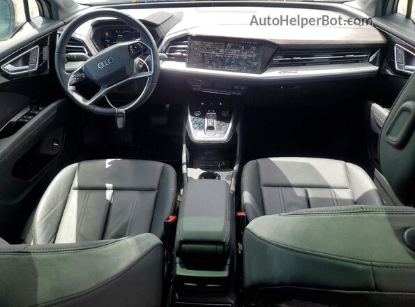 WA1LUBFZ1RP046910 2024 AUDI Q4 Белый Вид панели приборов