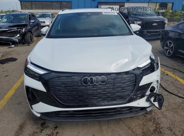 WA1LUBFZ4RP054077 2024 AUDI Q4 White Դիմացի տեսք