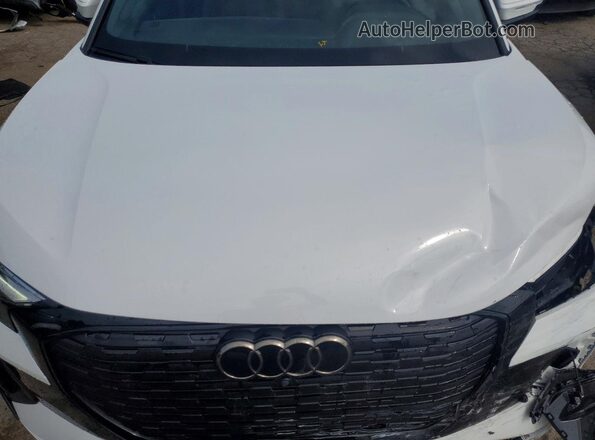 WA1LUBFZ4RP054077 2024 AUDI Q4 White Շարժիչի բաժամունքի տեսք