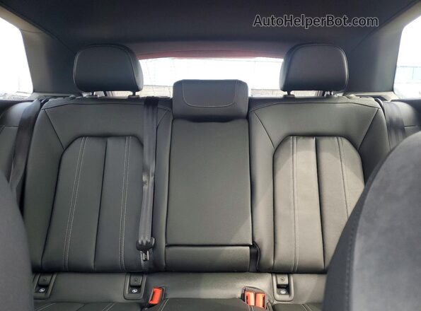 WA1LUBFZ4RP054077 2024 AUDI Q4 White Հետևի նստատեղերի տեսք