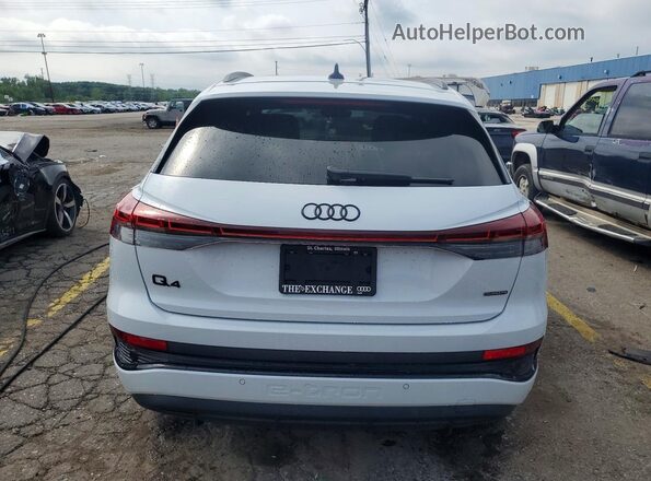 WA1LUBFZ4RP054077 2024 AUDI Q4 White Հետևի տեսք