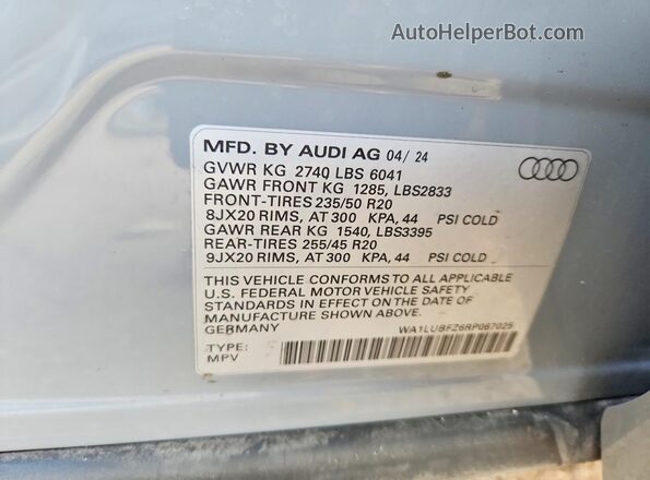 WA1LUBFZ6RP067025 2024 AUDI Q4 Silver Vista del compartimento del motor