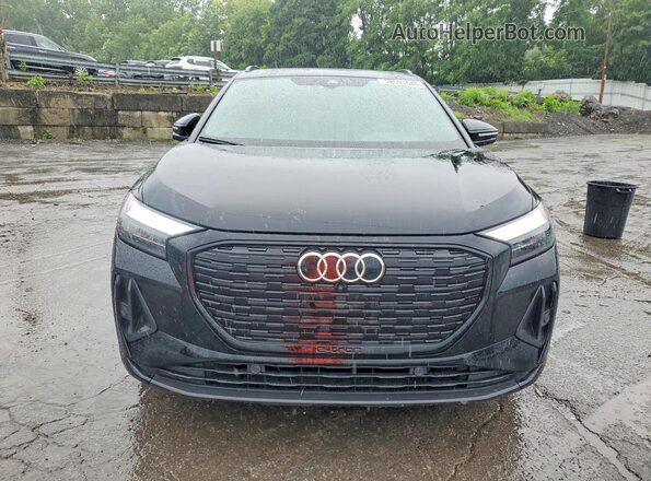 WA1LUBFZ8RP077541 2024 AUDI Q4 Black Widok z przodu