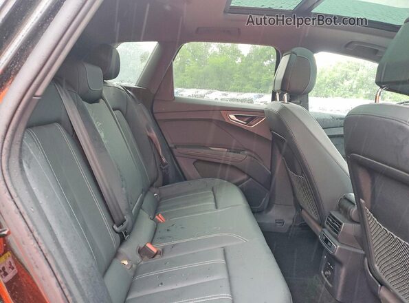 WA1LUBFZ8RP077541 2024 AUDI Q4 Black Widok wnętrza z tyłu