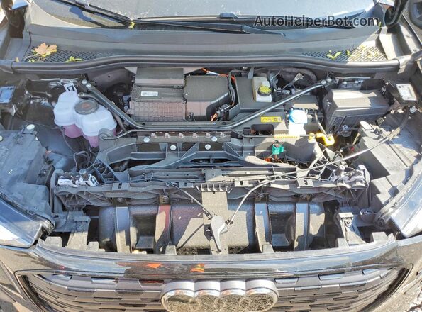 WA1LUBFZ9SP068787 2025 AUDI Q4 Black Շարժիչի բաժամունքի տեսք