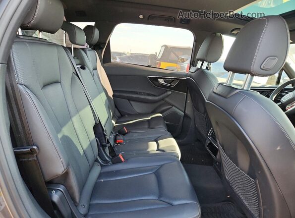 WA1LVBF78SD031159 2025 AUDI Q7 Gray უკანა სავარძლების ხედი