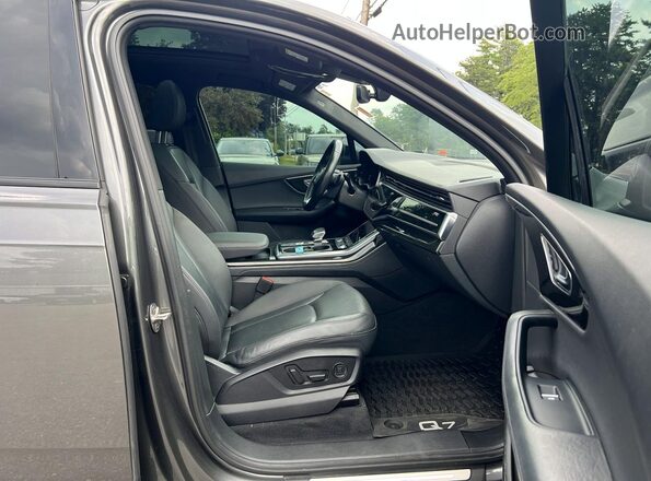 WA1LXAF74MD038150 2021 AUDI Q7 Gray Widok z przodu