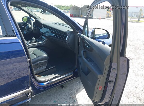WA1LXAF76MD011922 2021 AUDI Q7 Dark Blue Front interior view