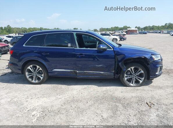 WA1LXAF76MD011922 2021 AUDI Q7 Dark Blue Rear interior view