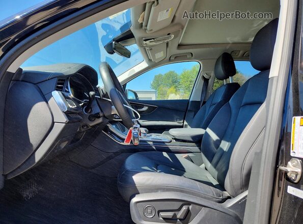 WA1LXBF70PD011909 2023 AUDI Q7 Черный Вид салона спереди