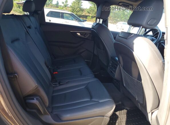 WA1LXBF73PD014867 2023 AUDI Q7 Gray Widok tylnych siedzeń