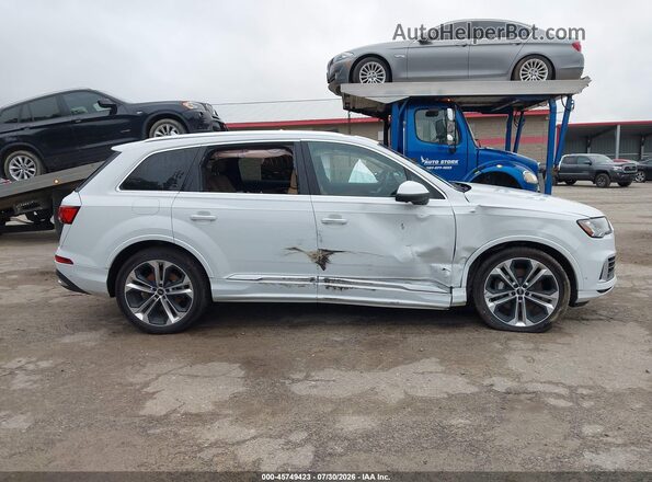 WA1LXBF73PD016960 2023 AUDI Q7 White Սալոնի հետևի տեսք