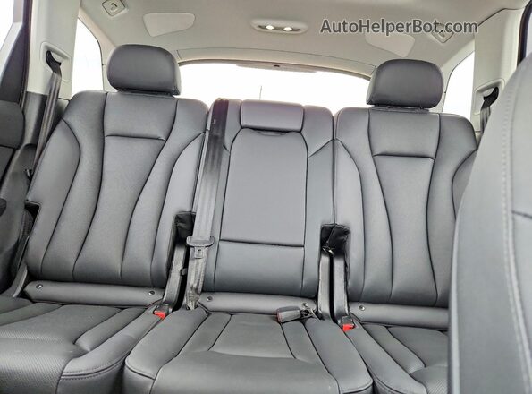 WA1LXBF74PD007152 2023 AUDI Q7 White Widok tylnych siedzeń